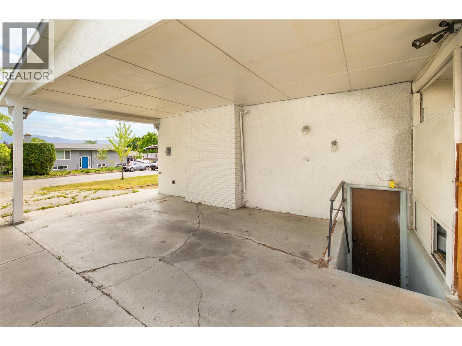 1738 Smithson Drive, Kelowna, British Columbia  V1Y 4E3 - Photo 33 - 10389151