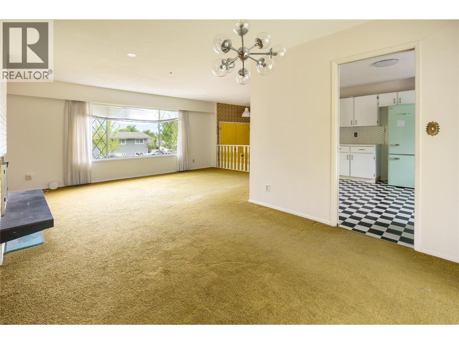 1738 Smithson Drive, Kelowna, British Columbia  V1Y 4E3 - Photo 5 - 10389151