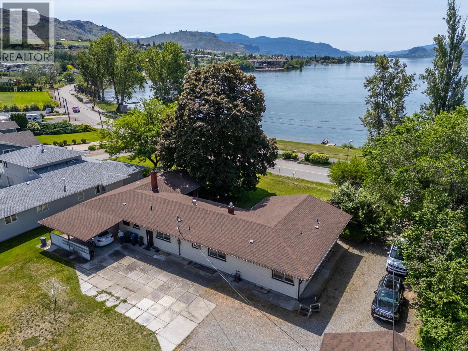 5231 Lakeshore Drive, Osoyoos, British Columbia  V0H 1V6 - Photo 1 - 10388312