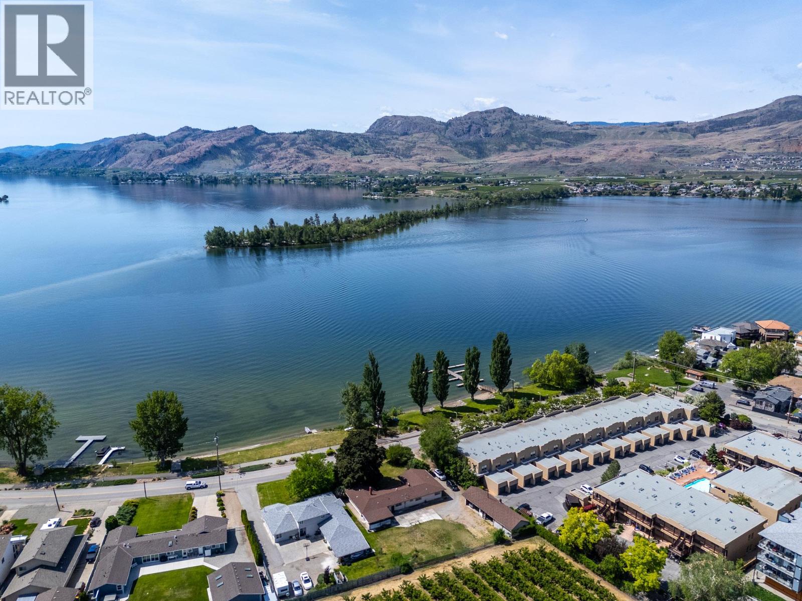 5231 Lakeshore Drive, Osoyoos, British Columbia  V0H 1V6 - Photo 2 - 10388312
