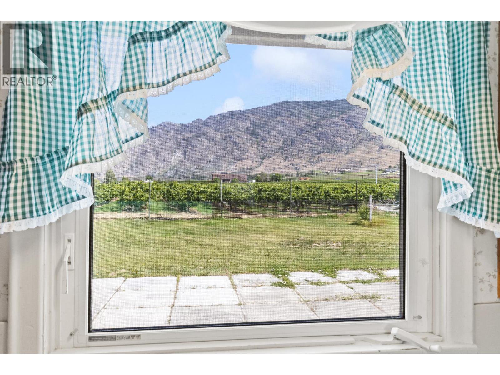 5231 Lakeshore Drive, Osoyoos, British Columbia  V0H 1V6 - Photo 28 - 10388312