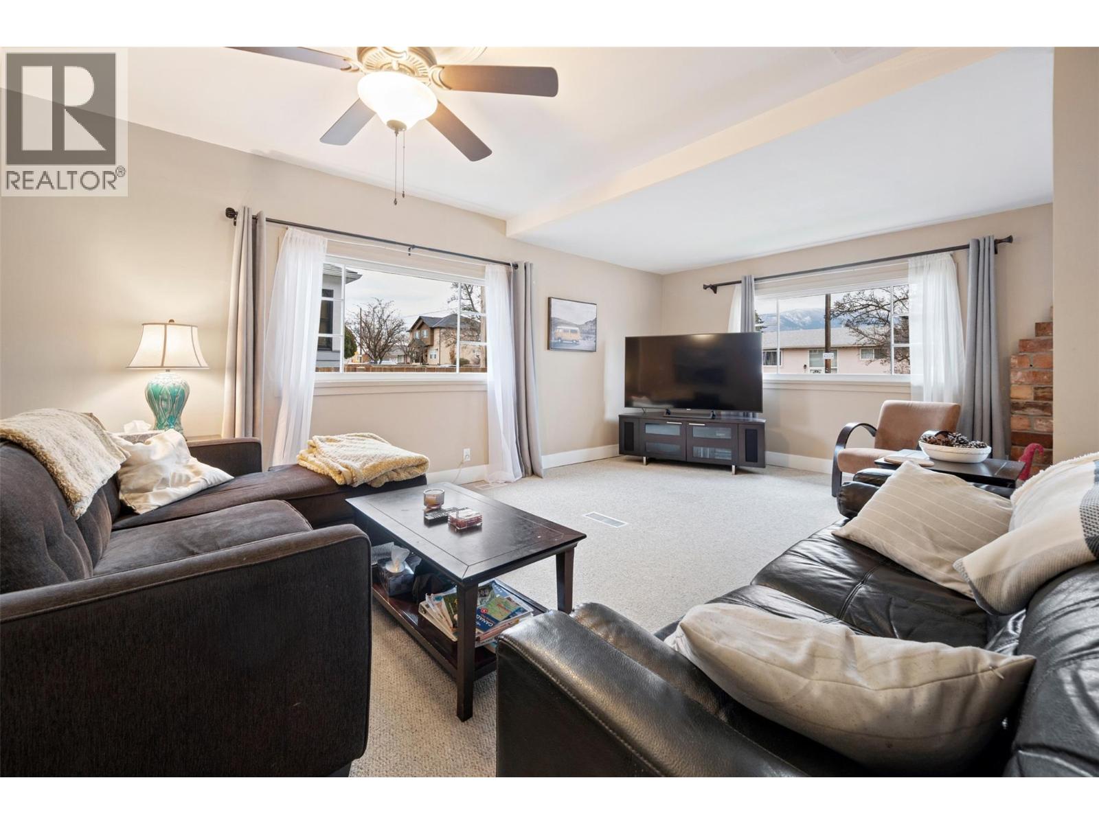 600 Braid Street, Penticton, British Columbia  V2A 4Y5 - Photo 2 - 10389263