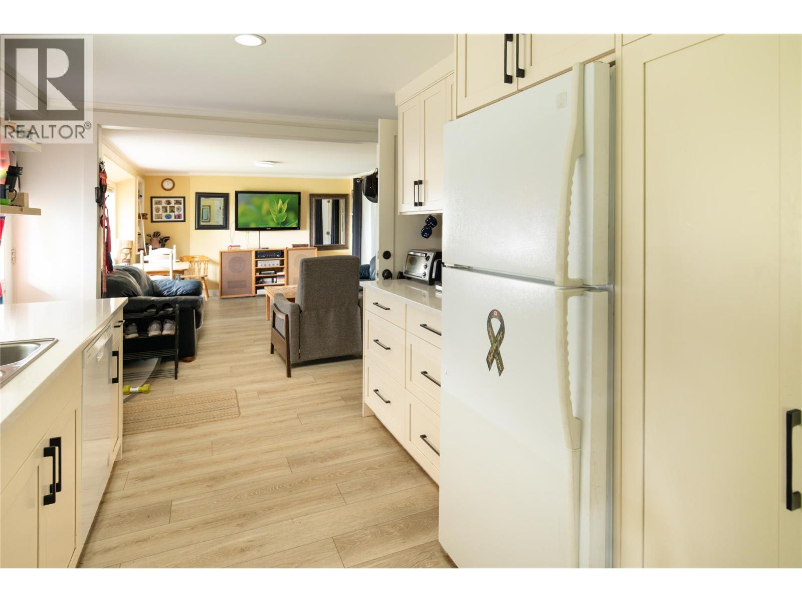 11251 Roberts Road, Kelowna, British Columbia  V4V 1L5 - Photo 26 - 10388207