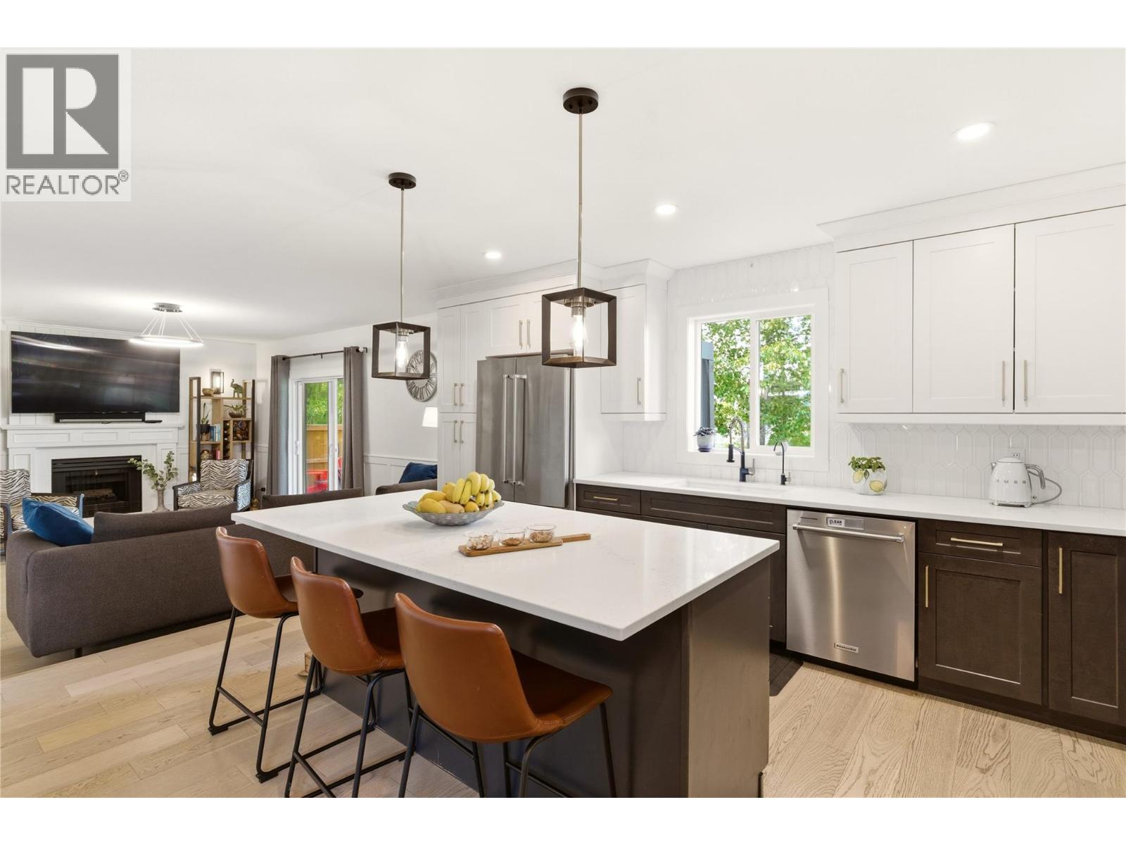 682 Cook Road, Kelowna, British Columbia  V1W 3G7 - Photo 4 - 10388160