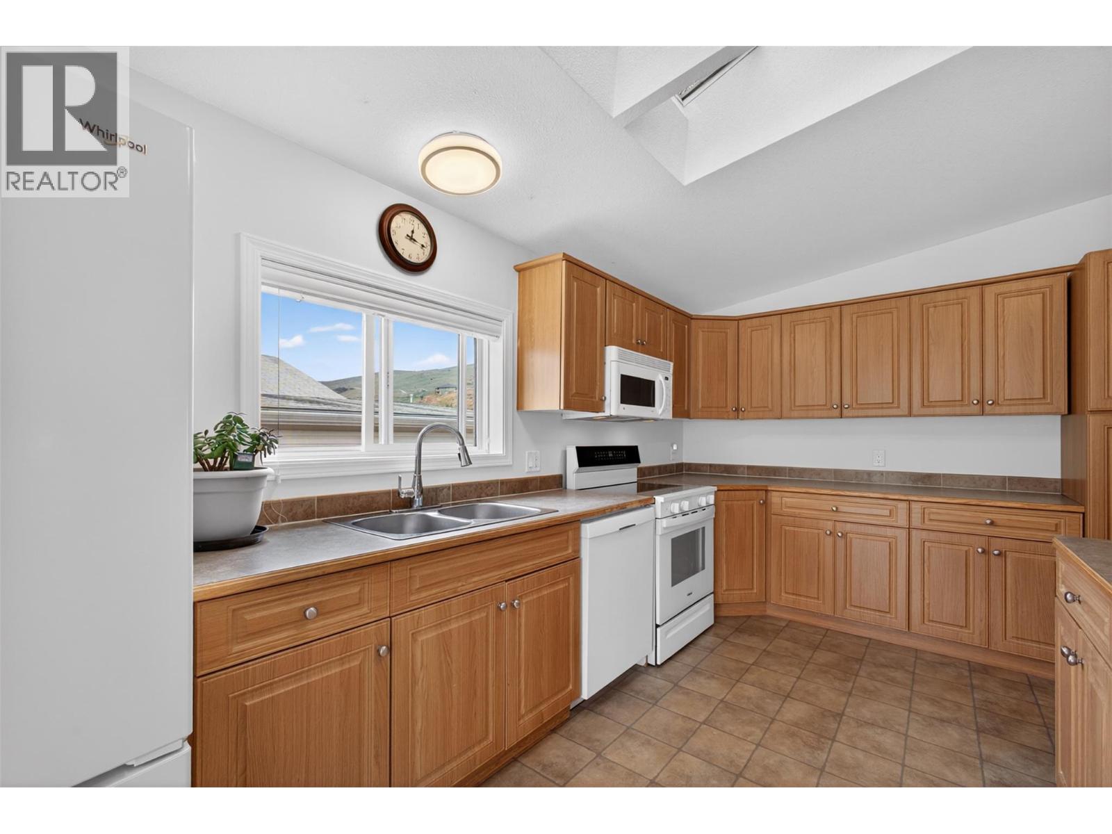 6688 Tronson Road Unit# 76, Vernon, British Columbia  V1H 1R9 - Photo 10 - 10384347