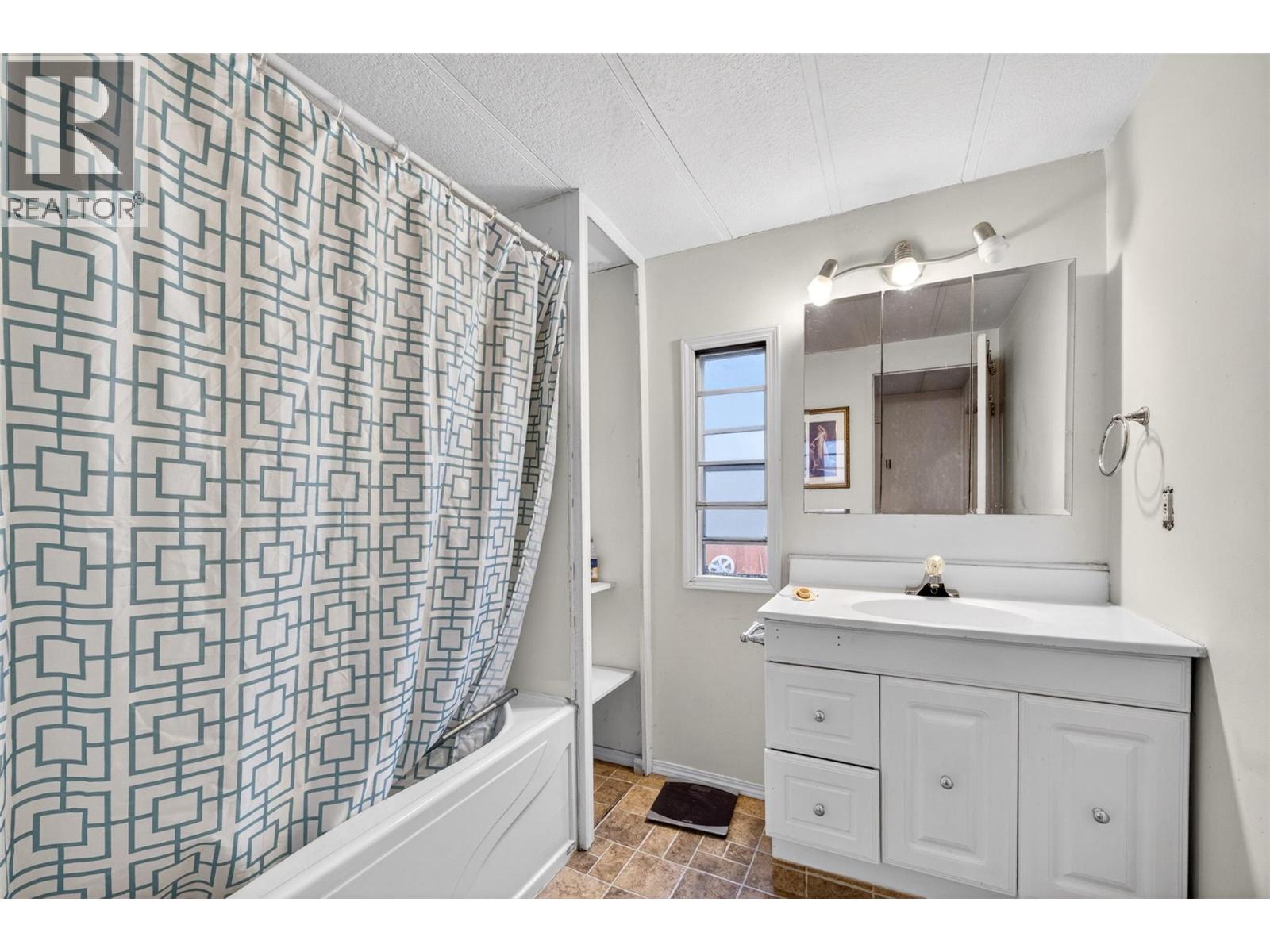 2500 97b Highway Se Unit# 144, Salmon Arm, British Columbia  V1E 1C2 - Photo 35 - 10388997
