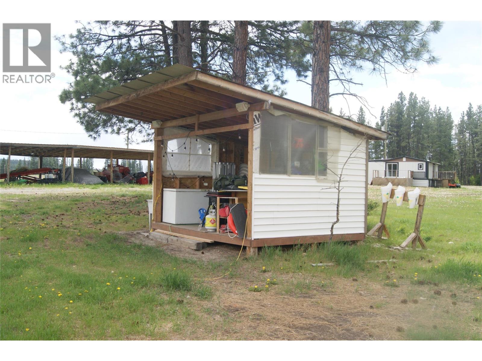 5553 93/95 Highway, Ta Ta Creek, British Columbia  V0B 2E0 - Photo 16 - 10389286