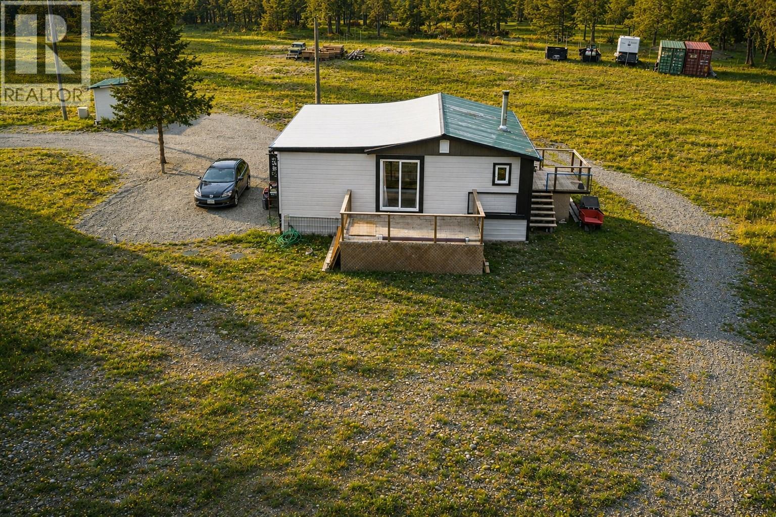 5553 93/95 Highway, Ta Ta Creek, British Columbia  V0B 2E0 - Photo 3 - 10389286
