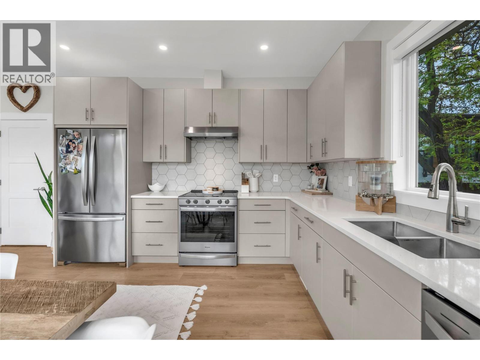 264 Douglas Avenue, Penticton, British Columbia  V2A 2T8 - Photo 12 - 10389142