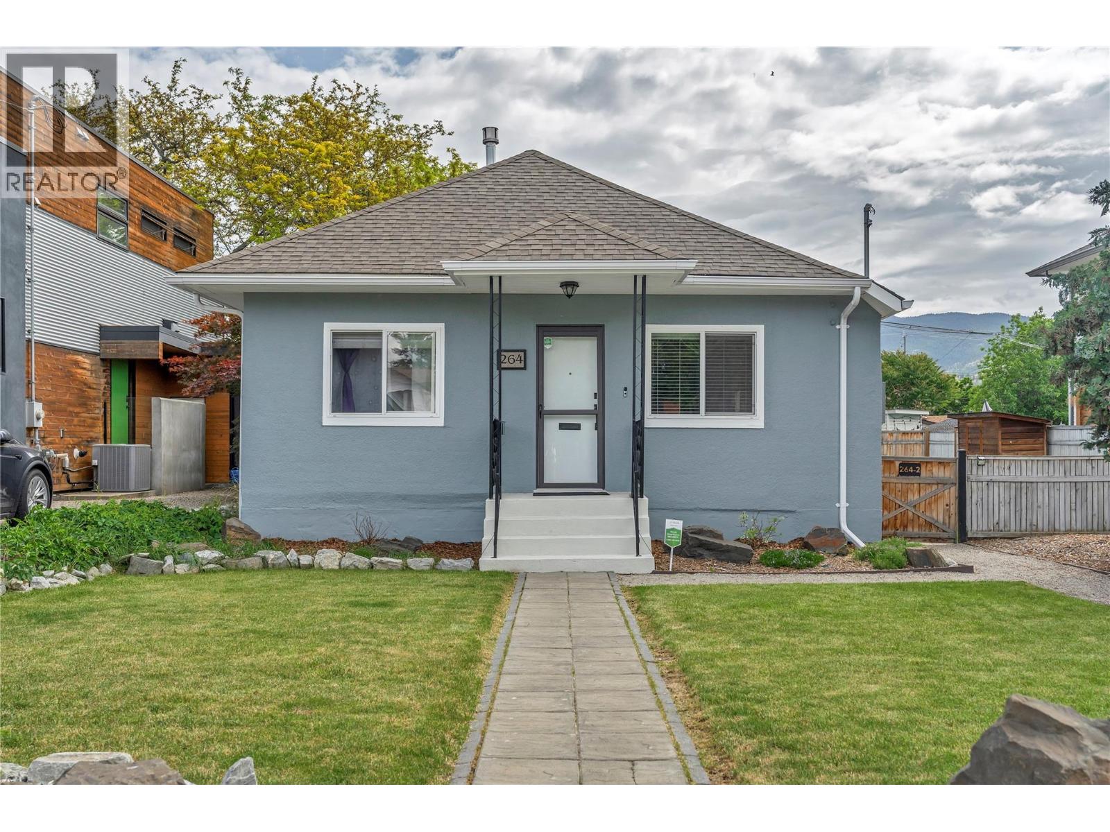 264 Douglas Avenue, Penticton, British Columbia  V2A 2T8 - Photo 2 - 10389142