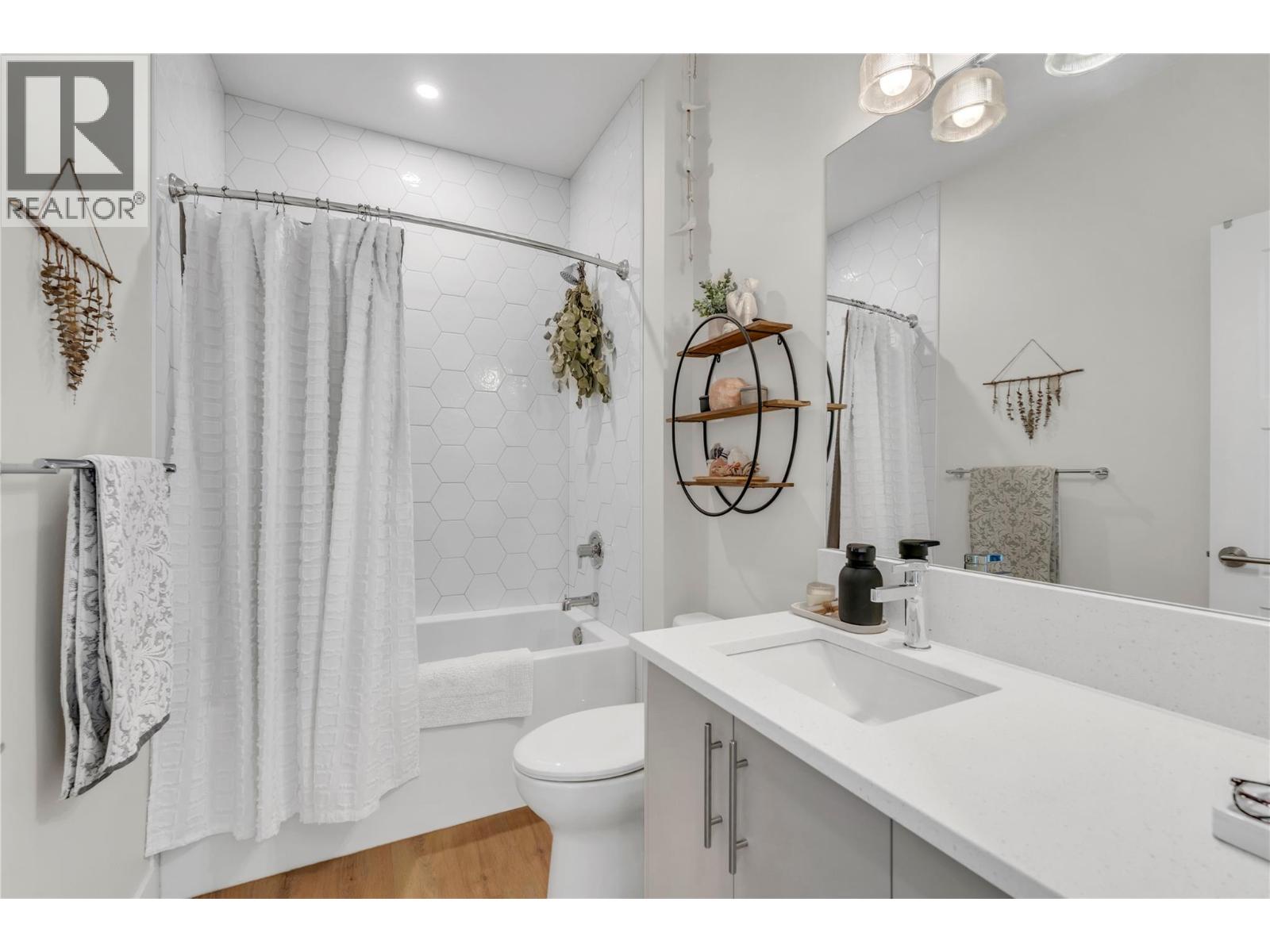 264 Douglas Avenue, Penticton, British Columbia  V2A 2T8 - Photo 20 - 10389142