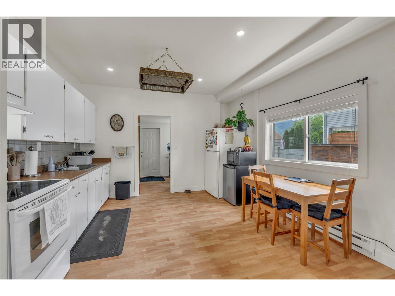 264 Douglas Avenue, Penticton, British Columbia  V2A 2T8 - Photo 29 - 10389142