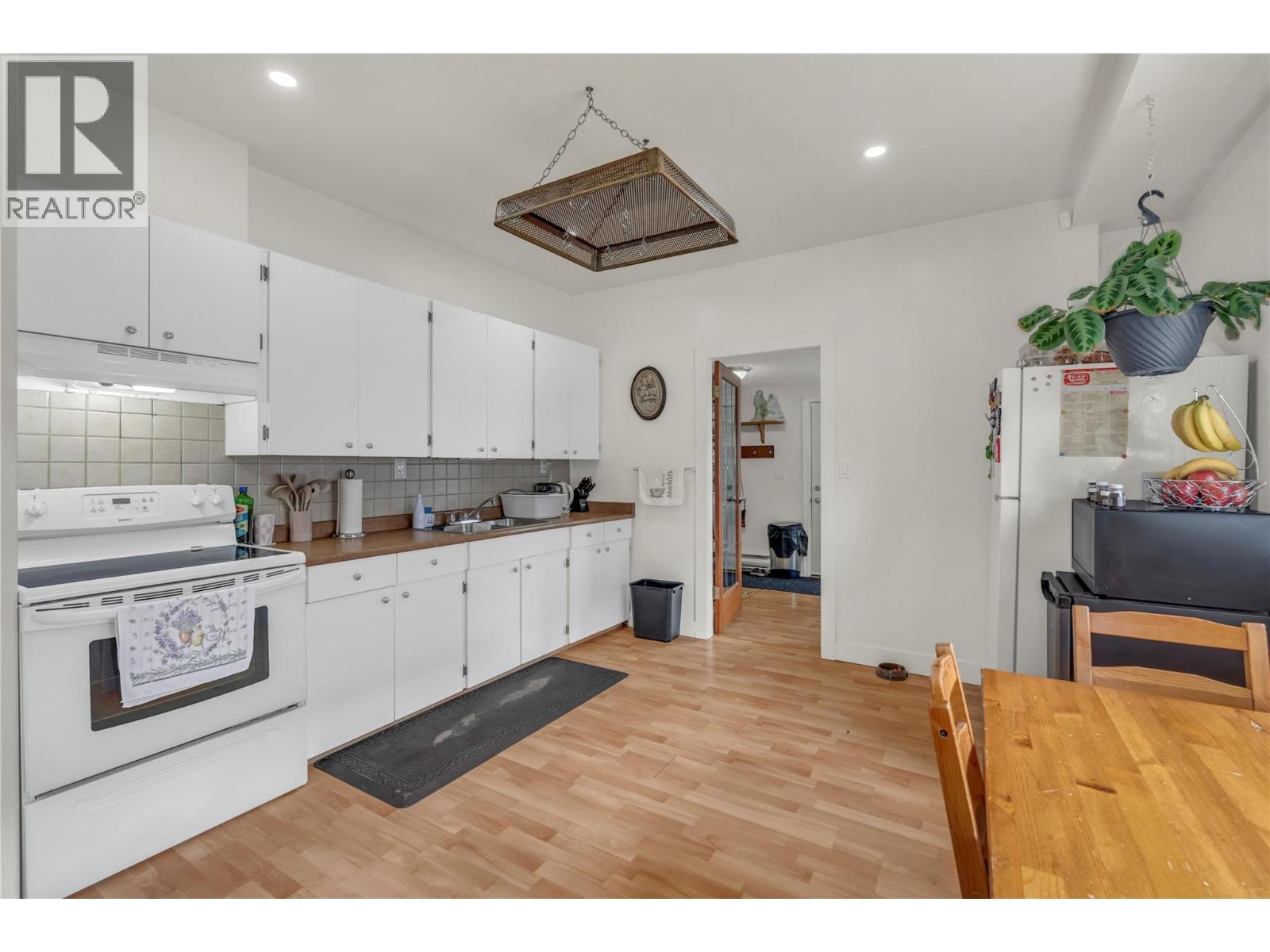 264 Douglas Avenue, Penticton, British Columbia  V2A 2T8 - Photo 30 - 10389142