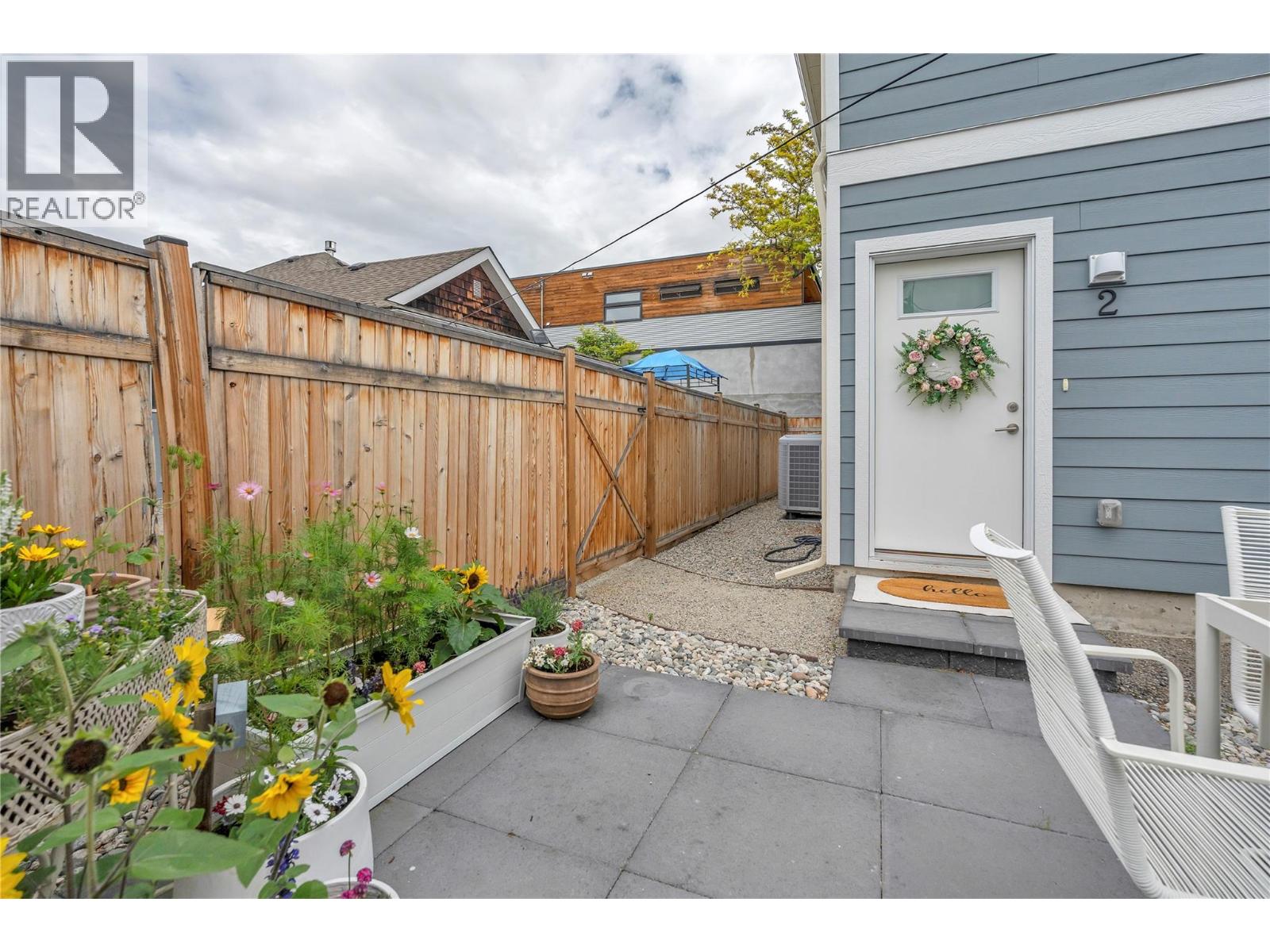 264 Douglas Avenue, Penticton, British Columbia  V2A 2T8 - Photo 4 - 10389142