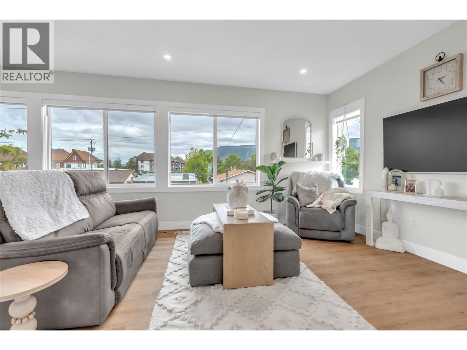 264 Douglas Avenue, Penticton, British Columbia  V2A 2T8 - Photo 7 - 10389142