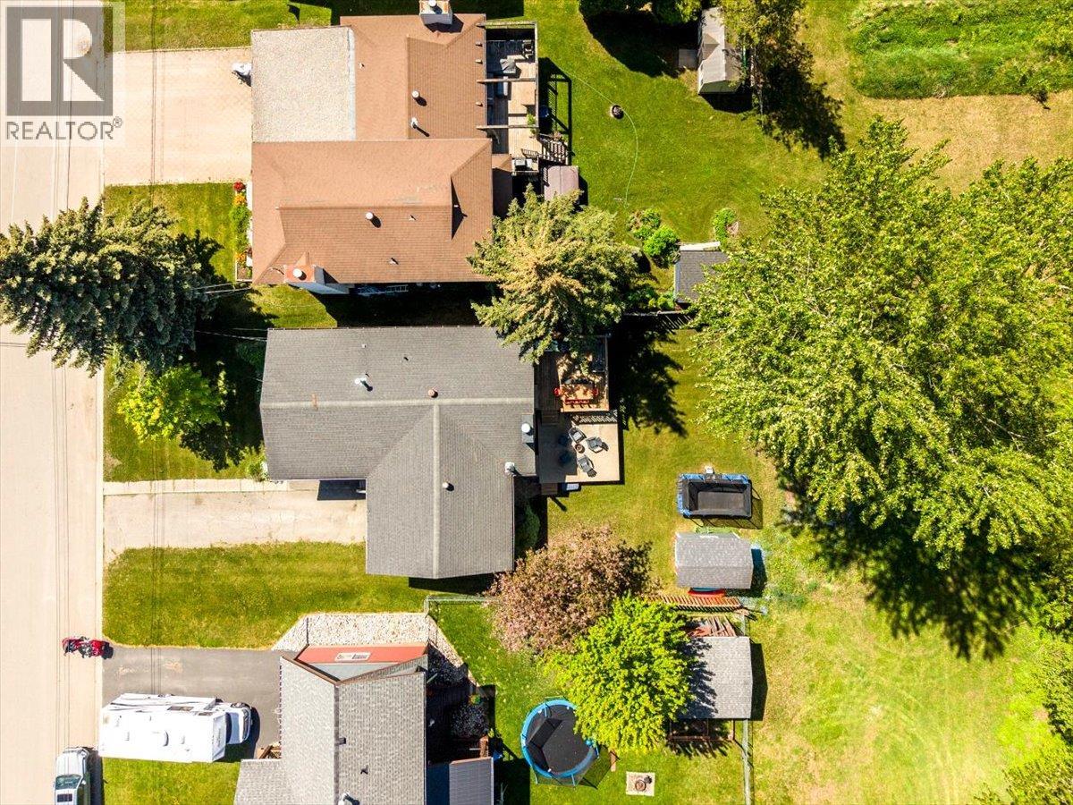 8 Mt Proctor Avenue, Fernie, British Columbia  V0B 1M3 - Photo 6 - 10389064