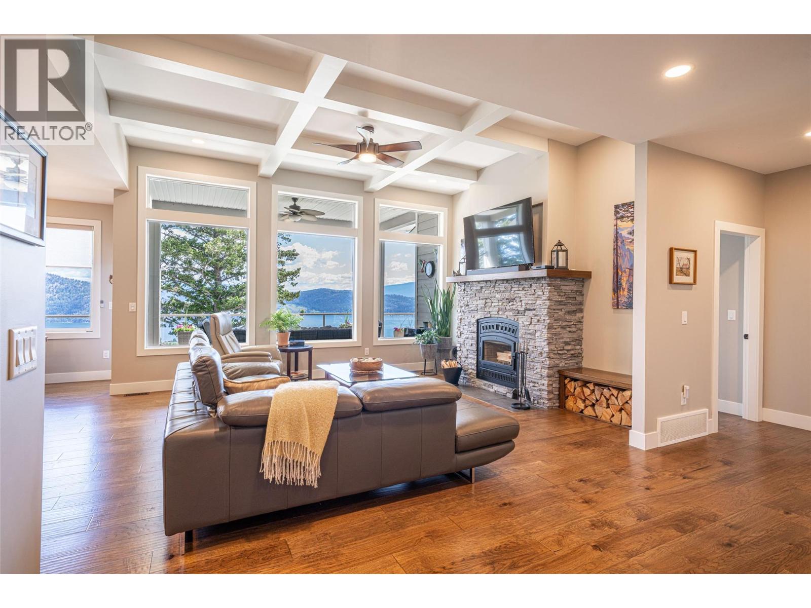 132 Crown Crescent, Vernon, British Columbia  V1H 2C3 - Photo 3 - 10388635