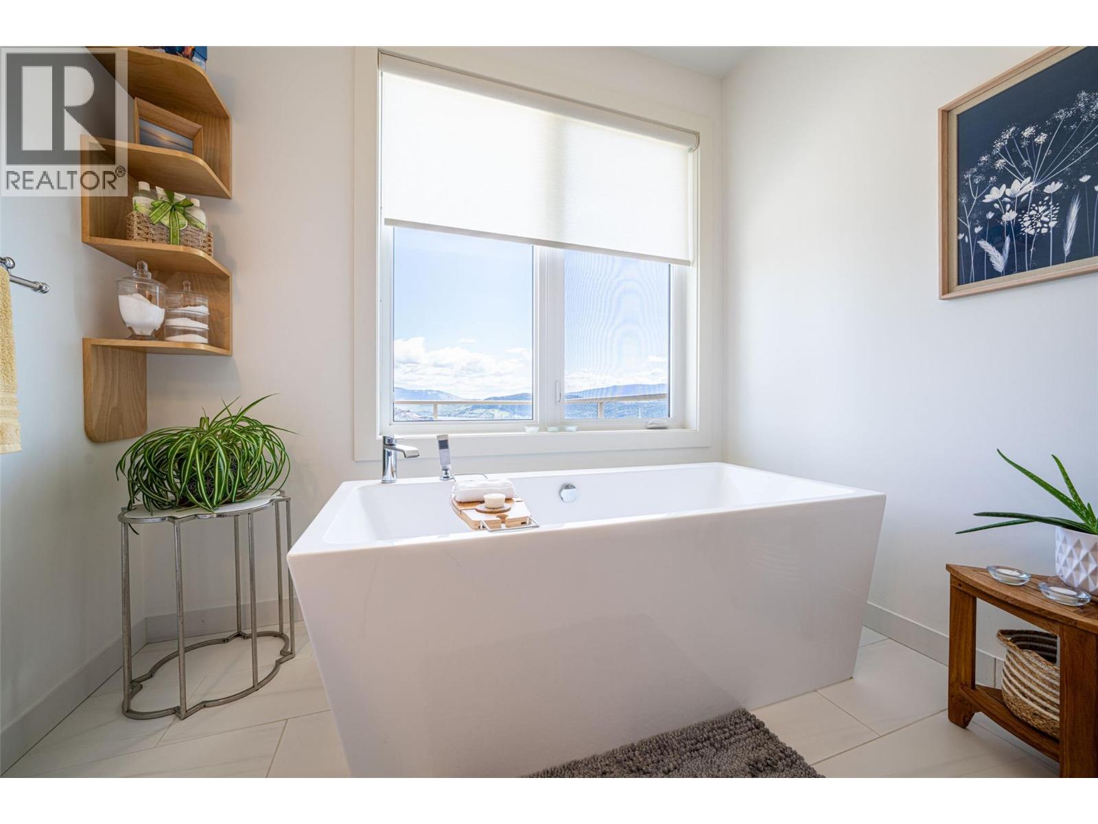 132 Crown Crescent, Vernon, British Columbia  V1H 2C3 - Photo 47 - 10388635