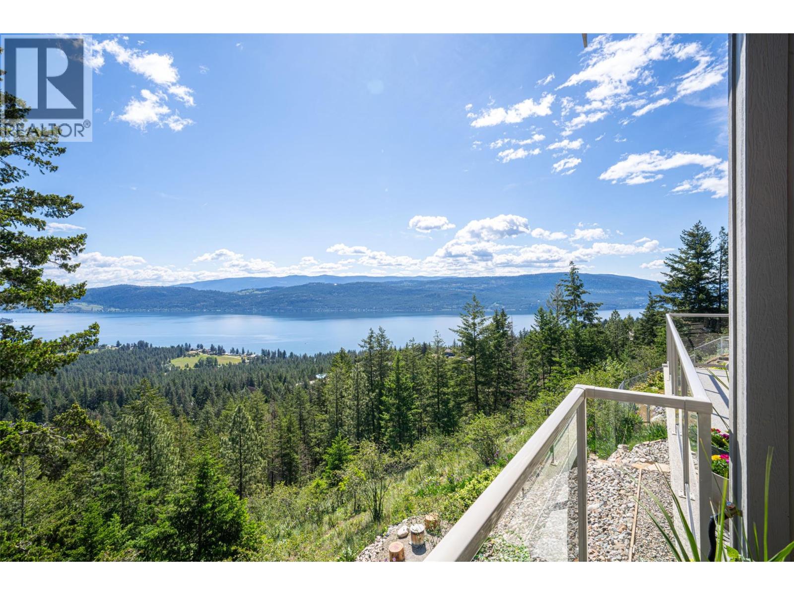 132 Crown Crescent, Vernon, British Columbia  V1H 2C3 - Photo 6 - 10388635