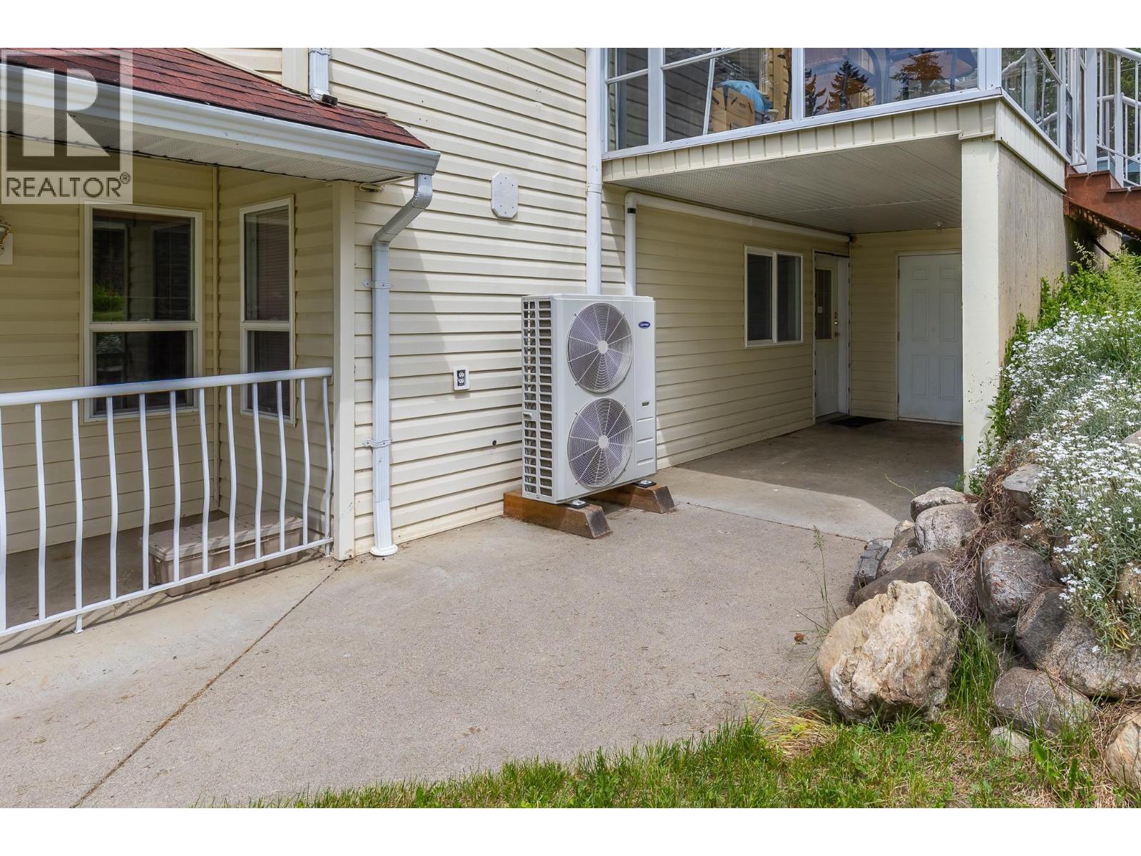 90 Mcinnes Road, Lumby, British Columbia  V0E 2G1 - Photo 4 - 10389035