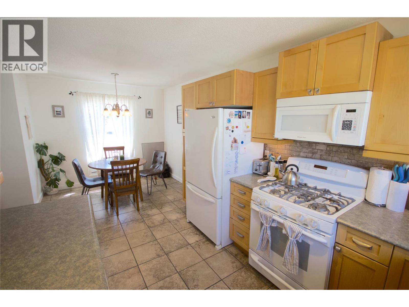 1316 92 Avenue, Dawson Creek, British Columbia  V1G 1C3 - Photo 4 - 10389300