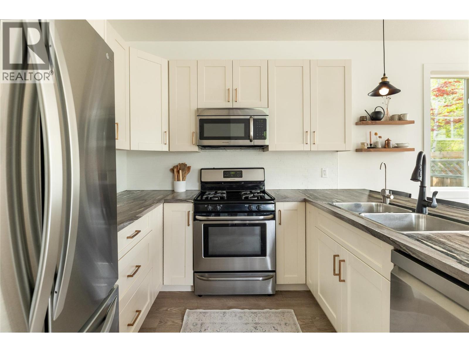 1209 Bergamot Avenue, Kelowna, British Columbia  V1W 5K5 - Photo 4 - 10388989