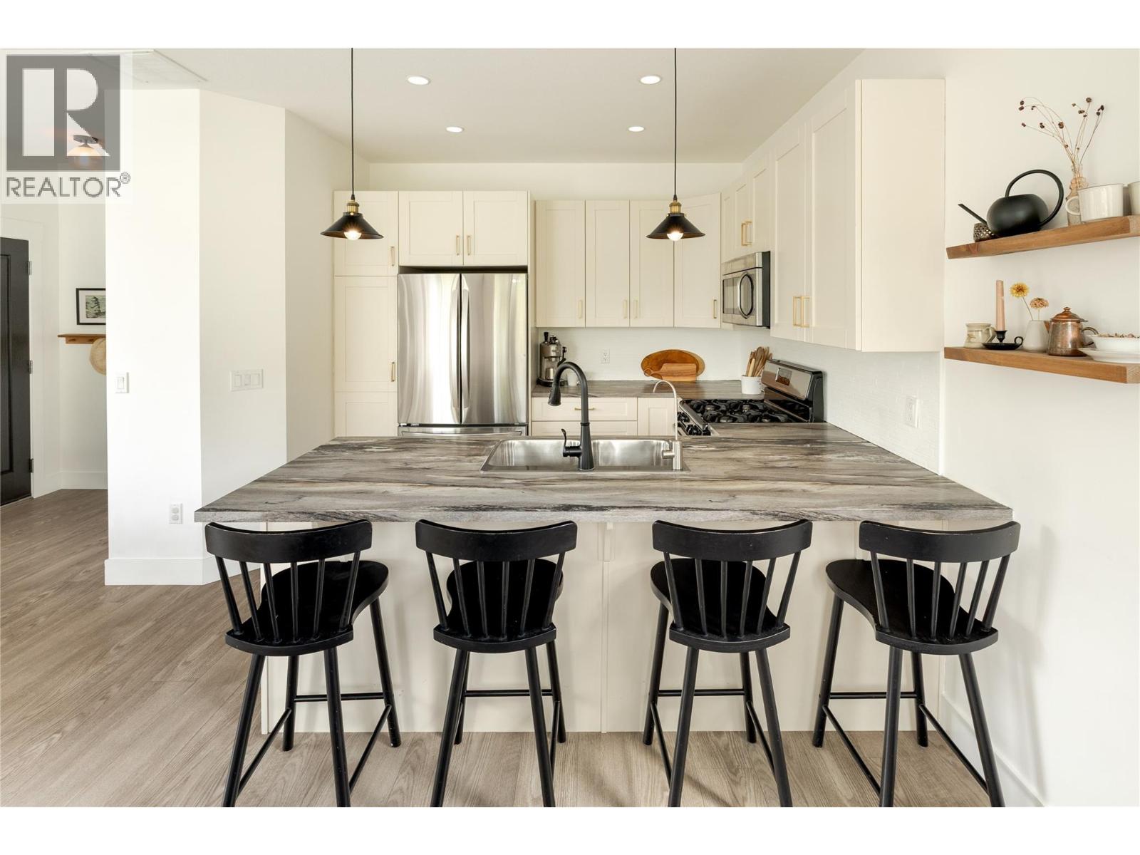 1209 Bergamot Avenue, Kelowna, British Columbia  V1W 5K5 - Photo 5 - 10388989
