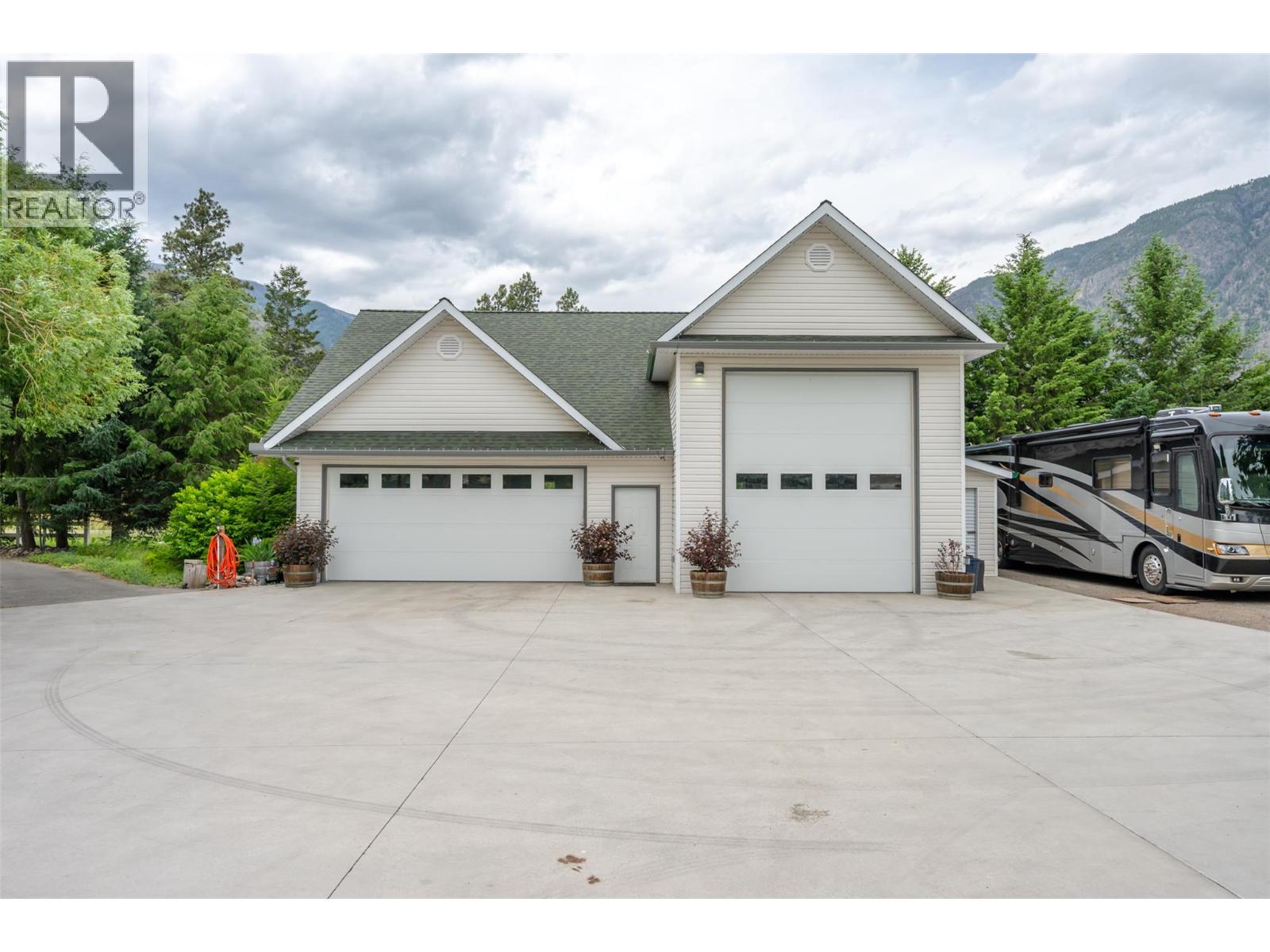 2900 River Road, Keremeos, British Columbia  V0X 1N1 - Photo 5 - 10388906