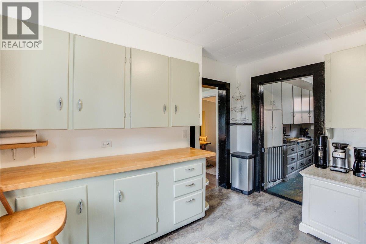 902 Fell Street, Nelson, British Columbia  V1L 3N2 - Photo 13 - 10388034