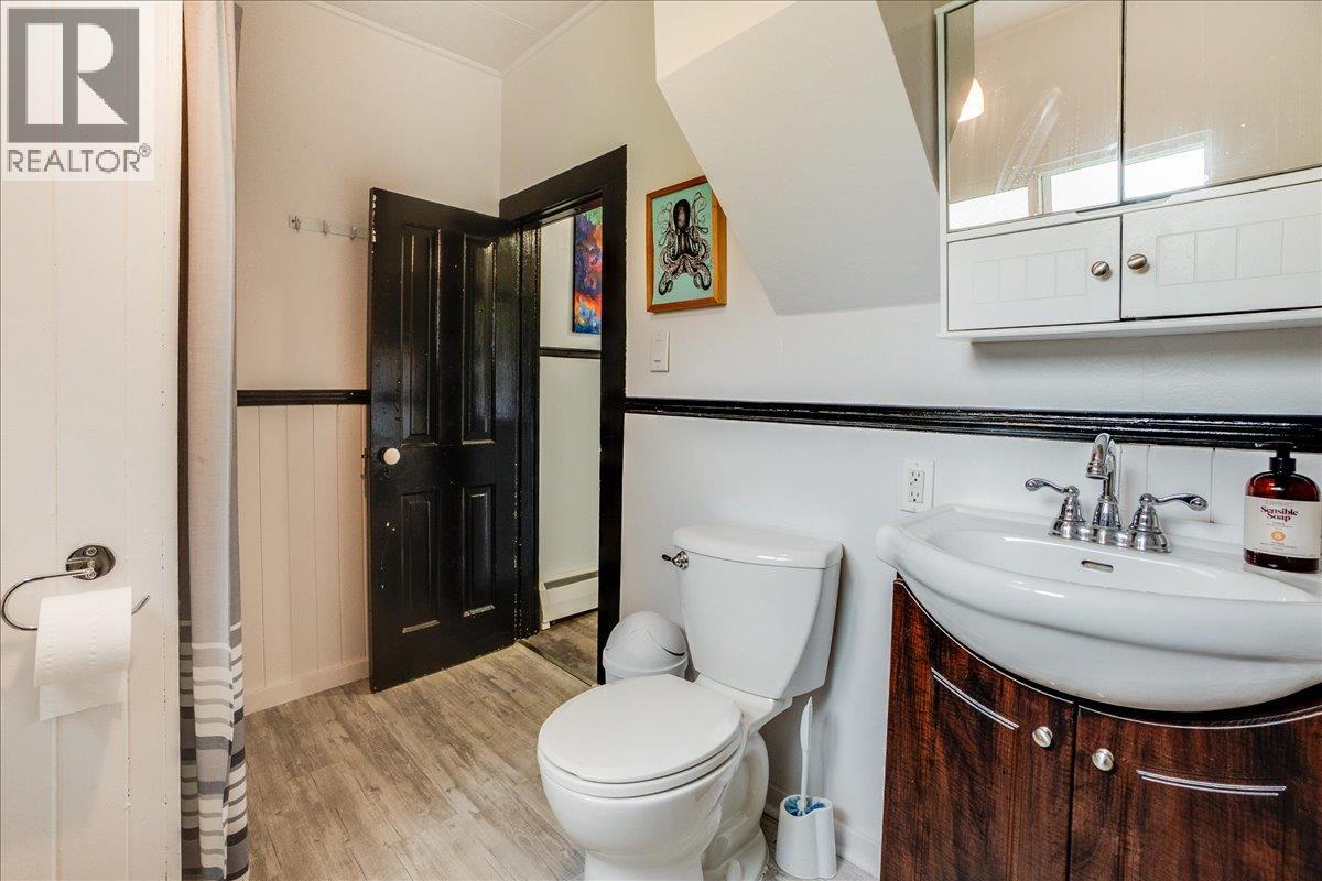 902 Fell Street, Nelson, British Columbia  V1L 3N2 - Photo 17 - 10388034