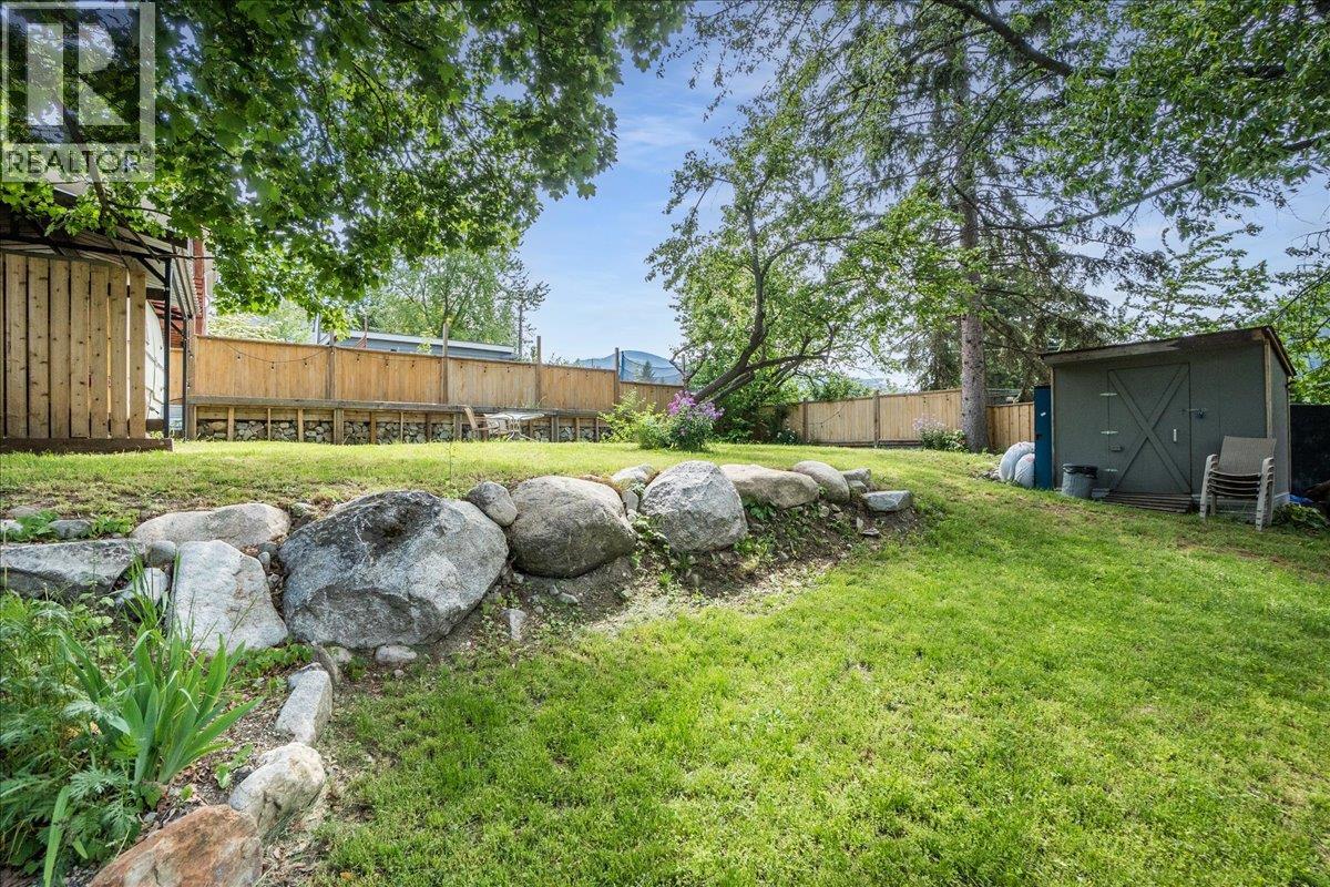 902 Fell Street, Nelson, British Columbia  V1L 3N2 - Photo 32 - 10388034