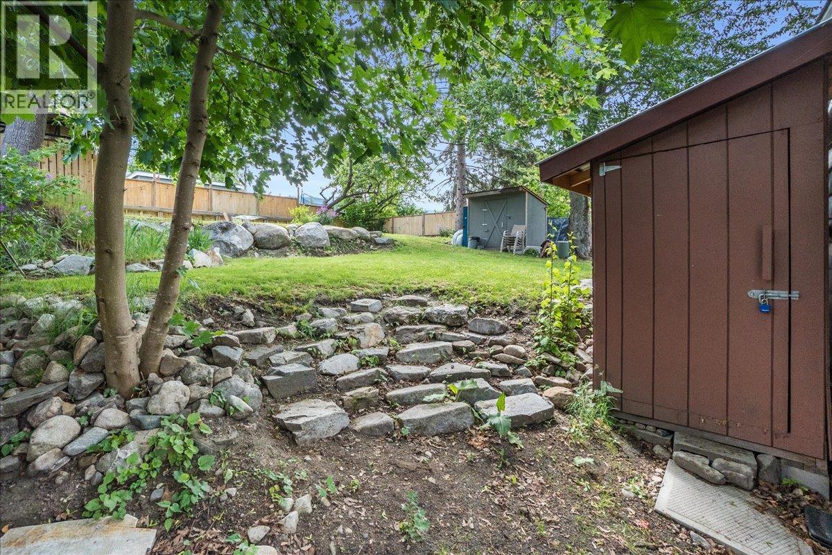 902 Fell Street, Nelson, British Columbia  V1L 3N2 - Photo 36 - 10388034