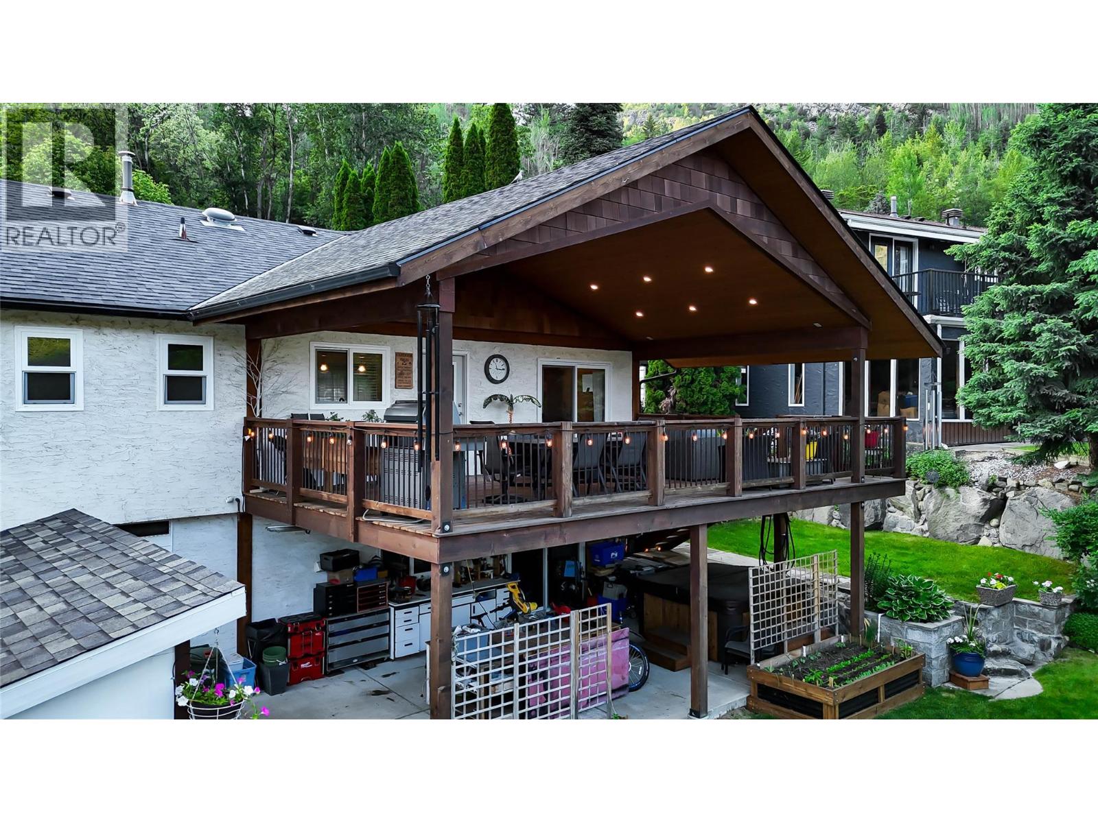 2300 Mcbride Street, Trail, British Columbia  V1R 4N8 - Photo 8 - 10389081