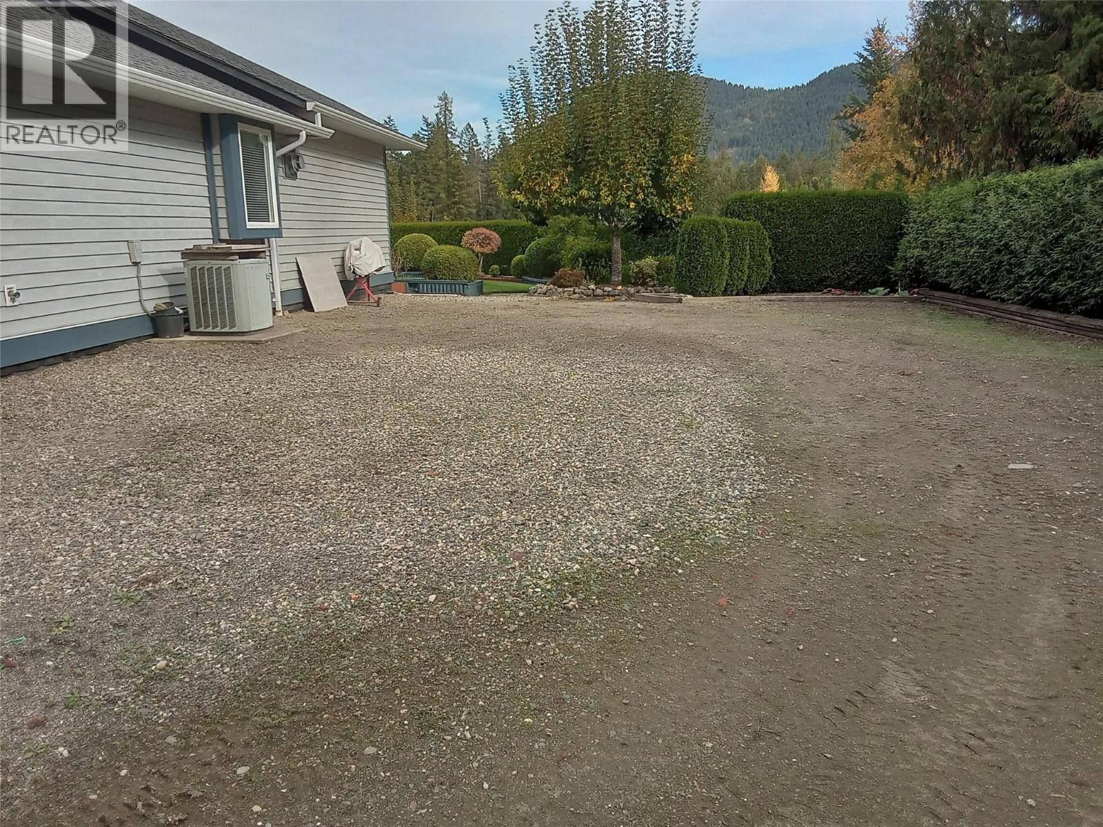 39 Ladyslipper Road, Lumby, British Columbia  V0E 2G5 - Photo 76 - 10389314