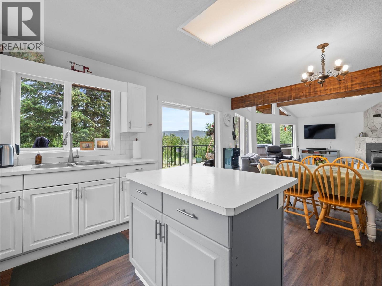 5150 49 Street Nw, Salmon Arm, British Columbia  V1E 3A6 - Photo 11 - 10389102