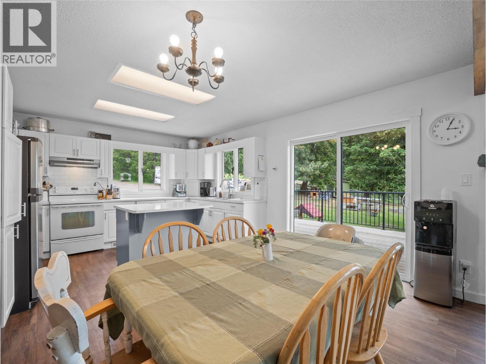 5150 49 Street Nw, Salmon Arm, British Columbia  V1E 3A6 - Photo 13 - 10389102