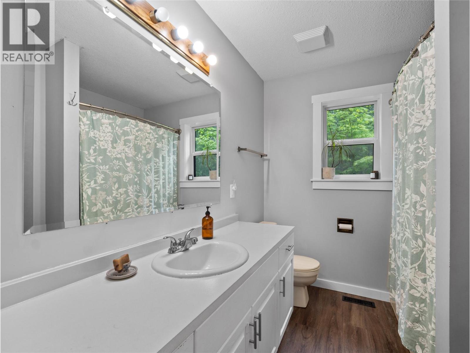 5150 49 Street Nw, Salmon Arm, British Columbia  V1E 3A6 - Photo 23 - 10389102