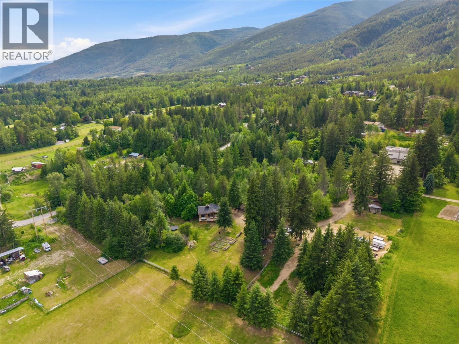 5150 49 Street Nw, Salmon Arm, British Columbia  V1E 3A6 - Photo 3 - 10389102