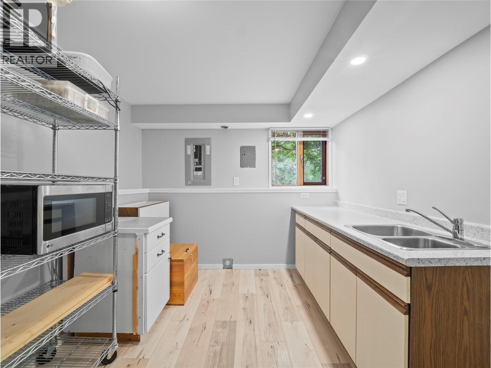 5150 49 Street Nw, Salmon Arm, British Columbia  V1E 3A6 - Photo 33 - 10389102
