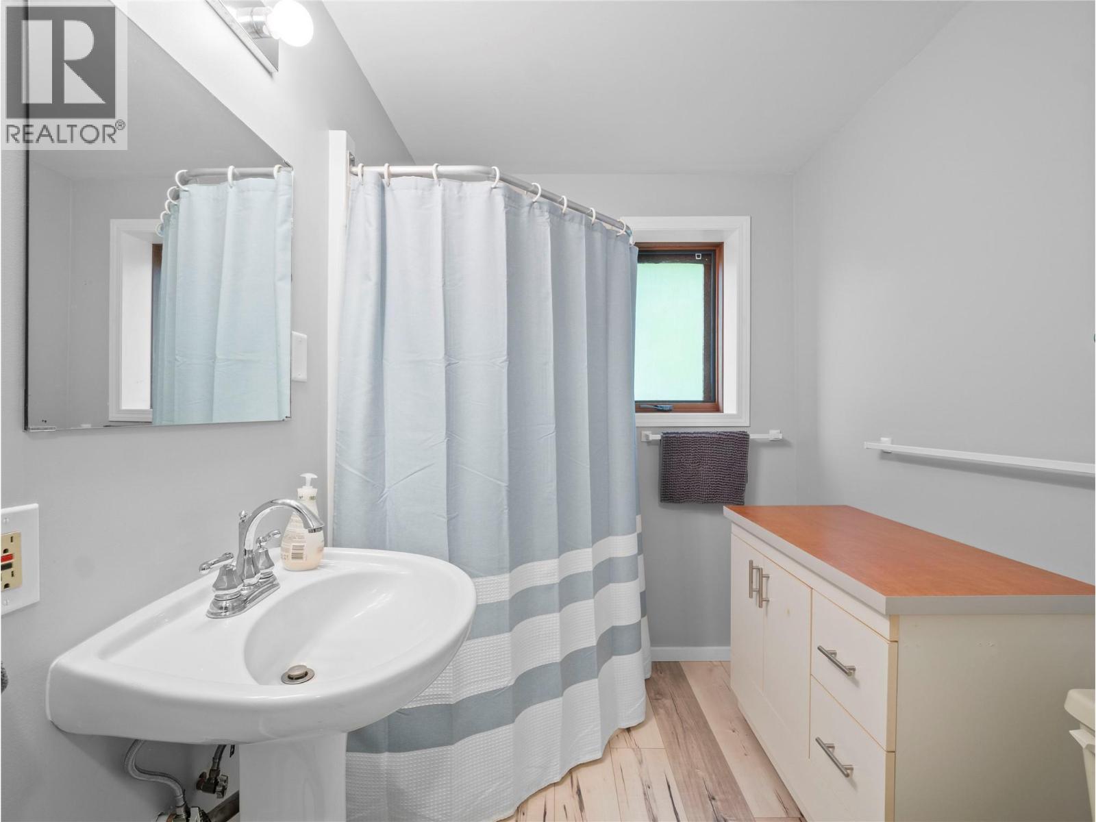 5150 49 Street Nw, Salmon Arm, British Columbia  V1E 3A6 - Photo 37 - 10389102