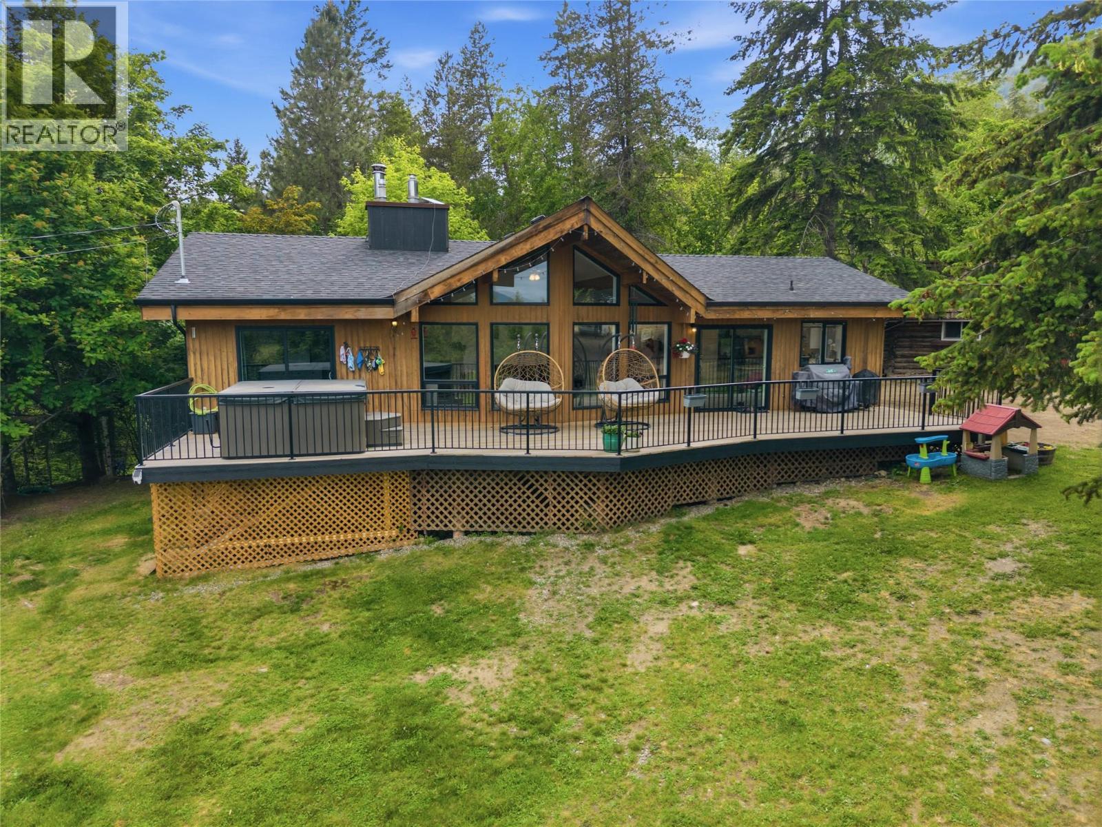 5150 49 Street Nw, Salmon Arm, British Columbia  V1E 3A6 - Photo 38 - 10389102