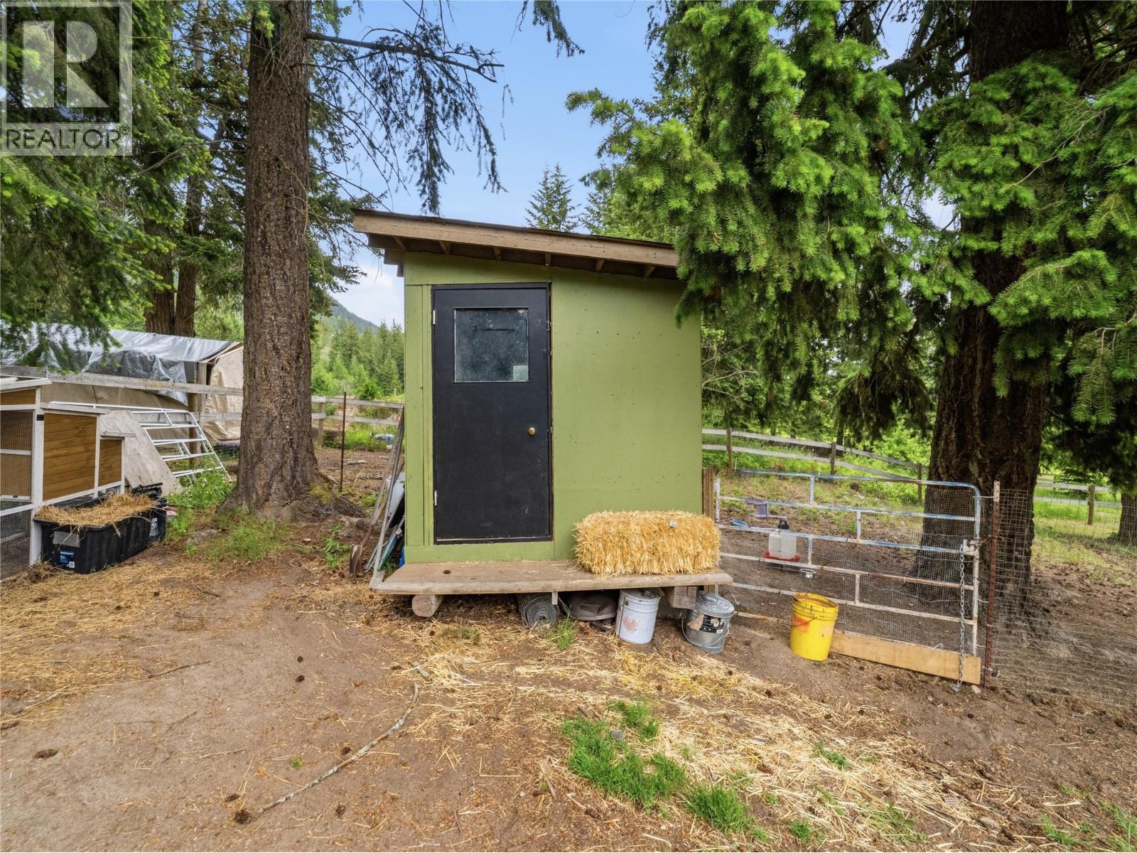 5150 49 Street Nw, Salmon Arm, British Columbia  V1E 3A6 - Photo 53 - 10389102