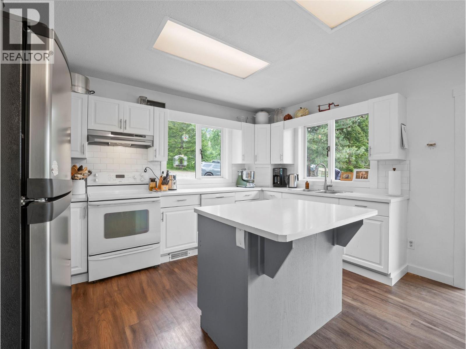 5150 49 Street Nw, Salmon Arm, British Columbia  V1E 3A6 - Photo 8 - 10389102