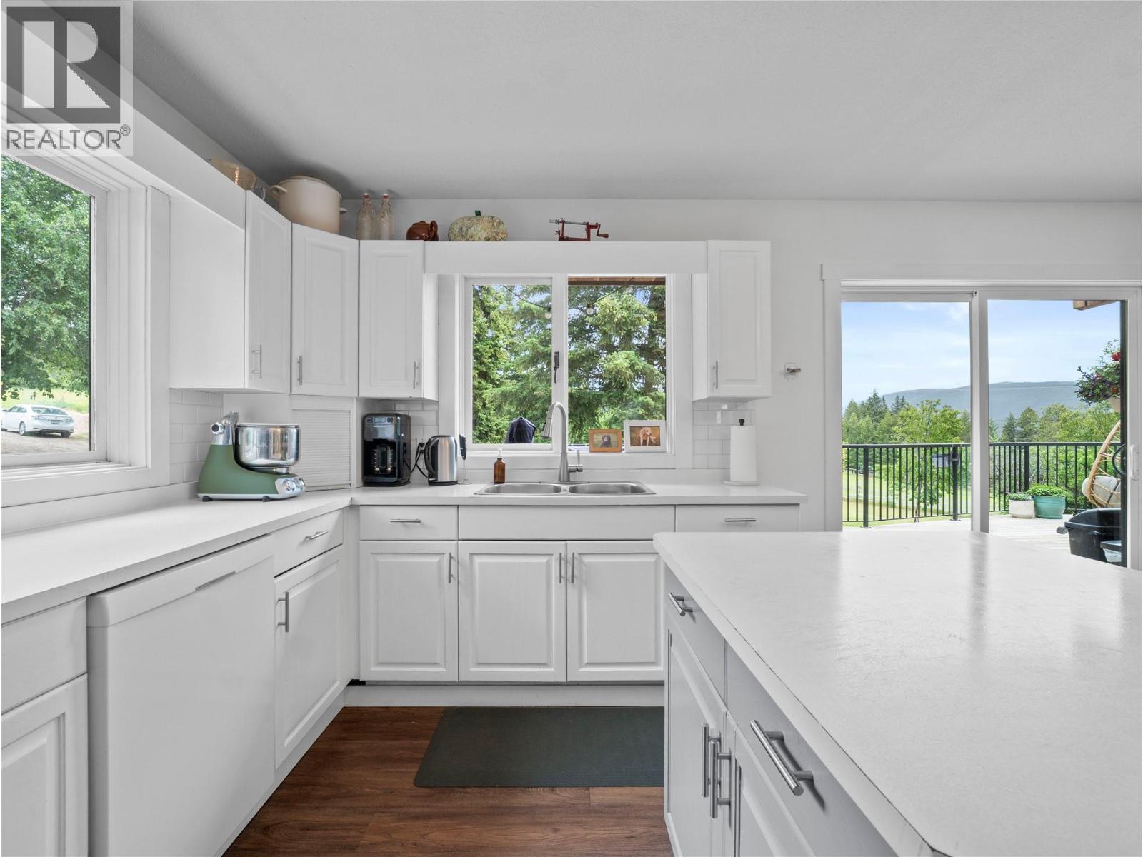 5150 49 Street Nw, Salmon Arm, British Columbia  V1E 3A6 - Photo 9 - 10389102