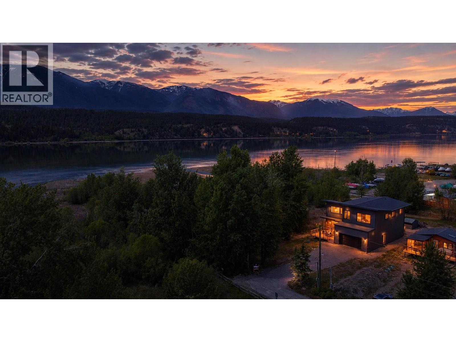 4615 Rowan Street, windermere, British Columbia