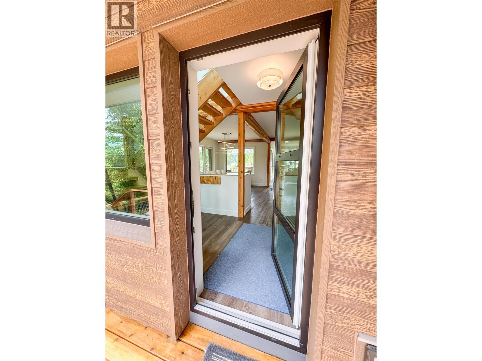 4615 Rowan Street, Windermere, British Columbia  V0B 2L2 - Photo 10 - 10388945