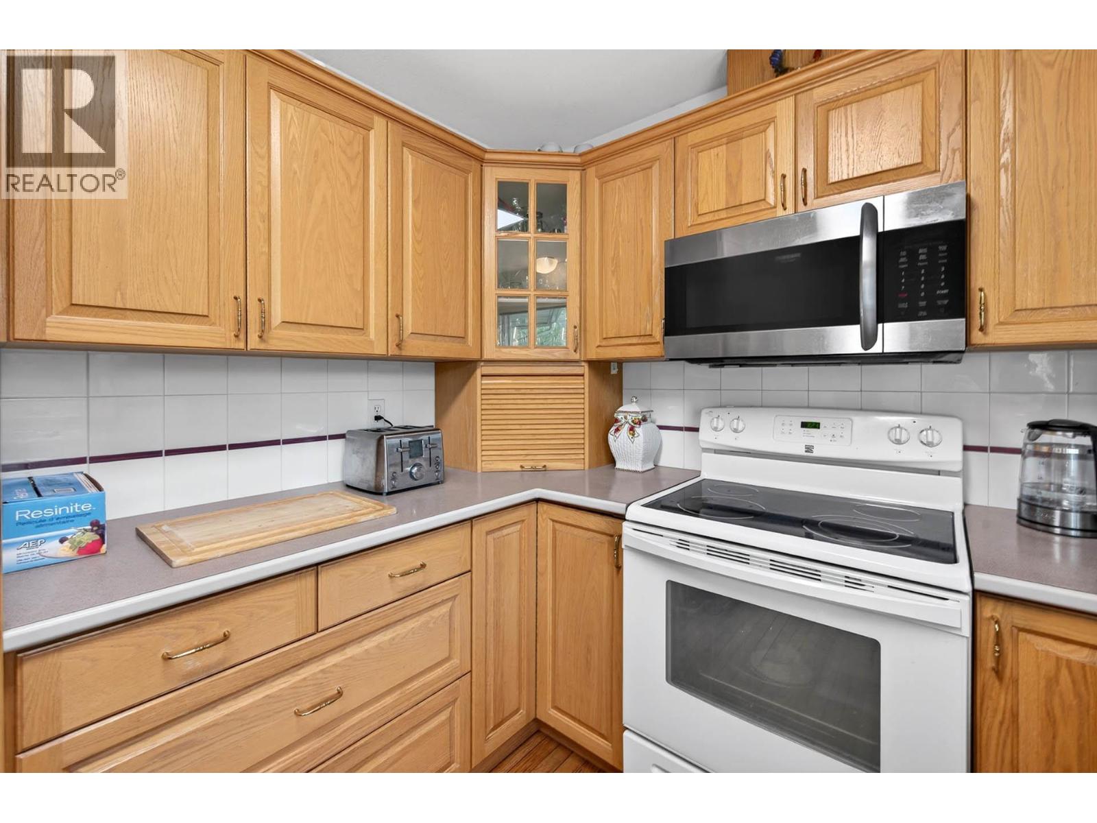 2403 Parkview Drive, Kamloops, British Columbia  v2c 2g2 - Photo 4 - 10388722