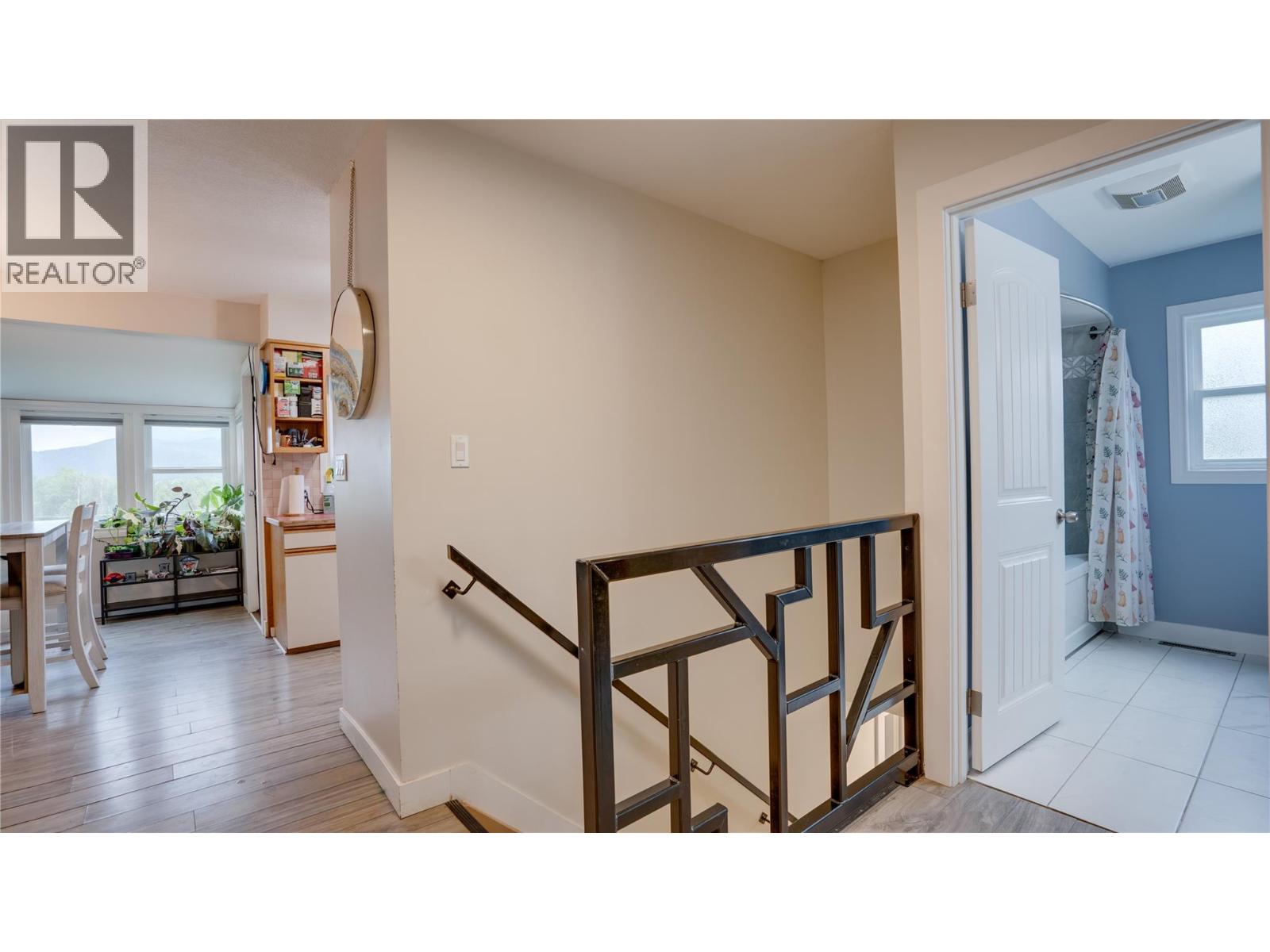 2025 Catt Avenue, Lumby, British Columbia  V0E 2G0 - Photo 22 - 10388927
