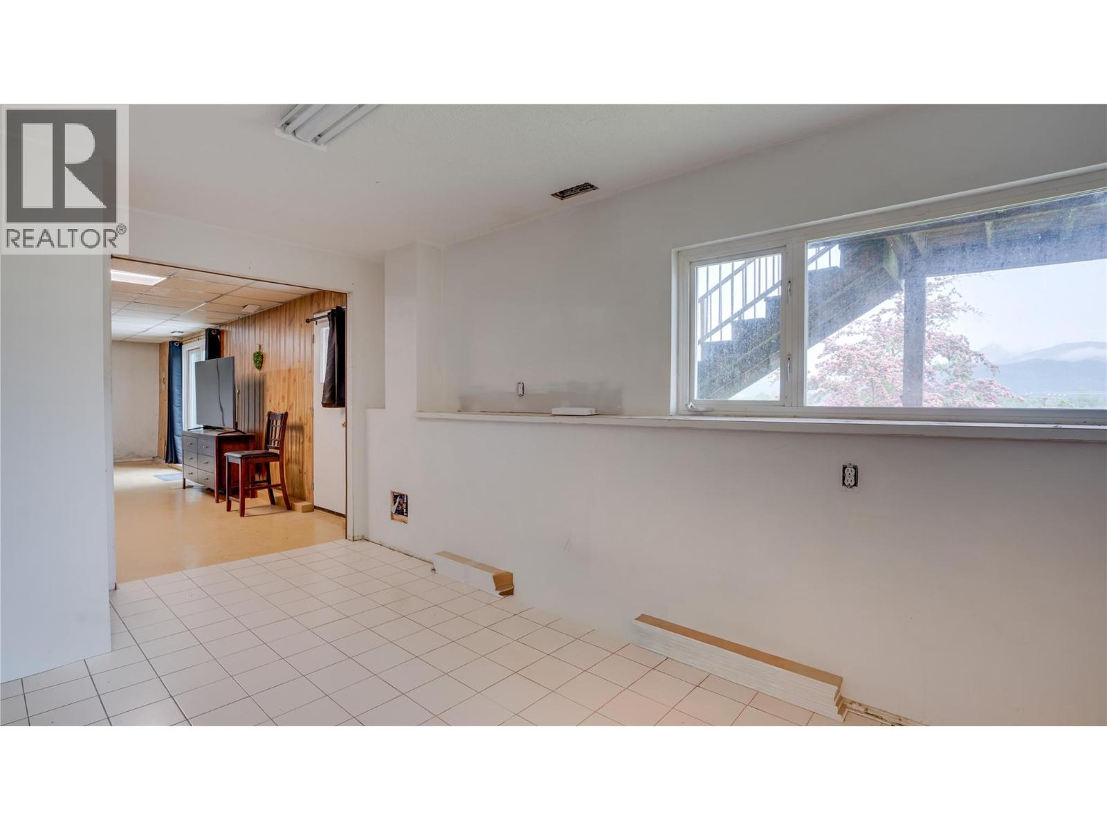 2025 Catt Avenue, Lumby, British Columbia  V0E 2G0 - Photo 24 - 10388927