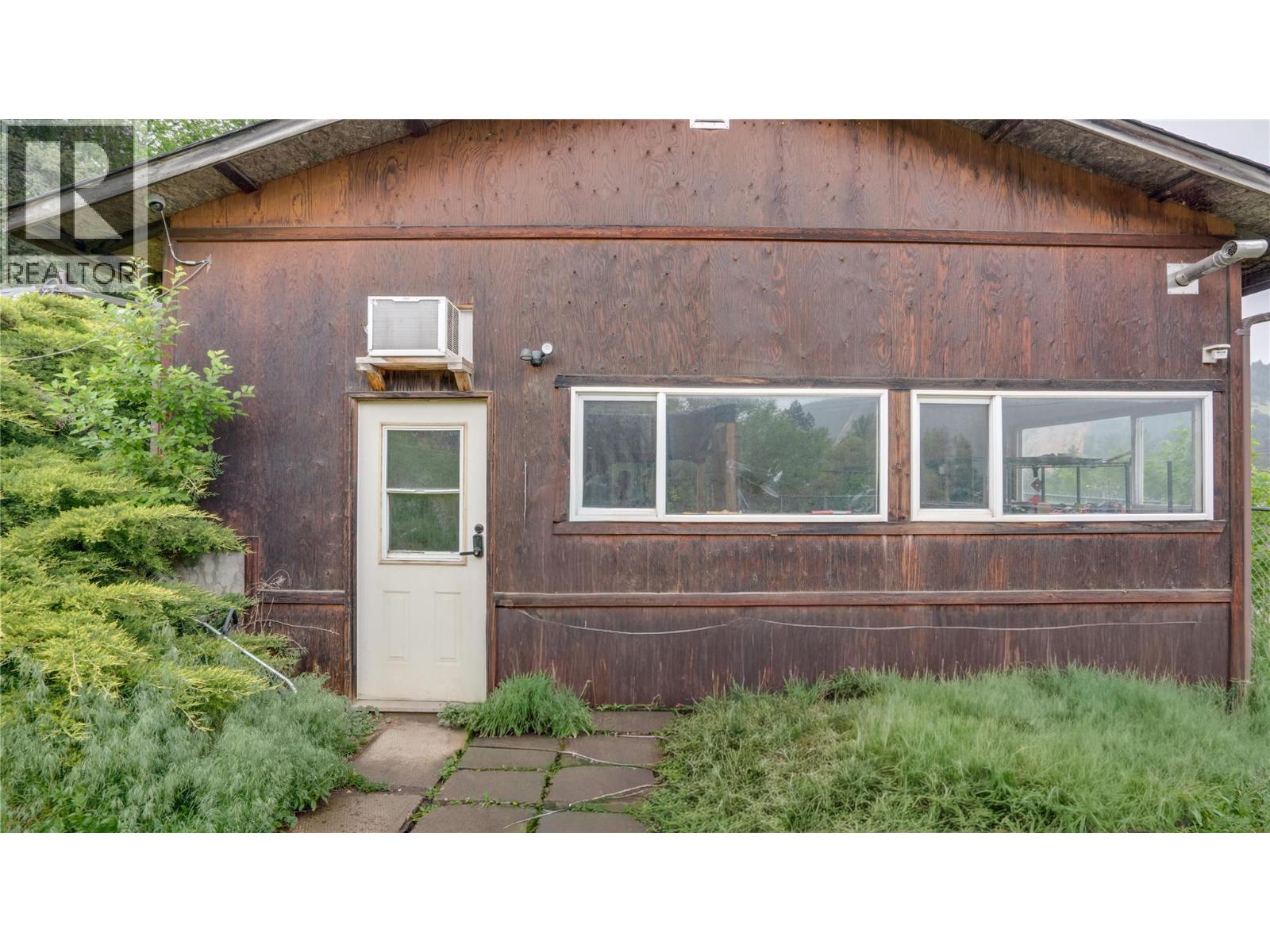 2025 Catt Avenue, Lumby, British Columbia  V0E 2G0 - Photo 38 - 10388927